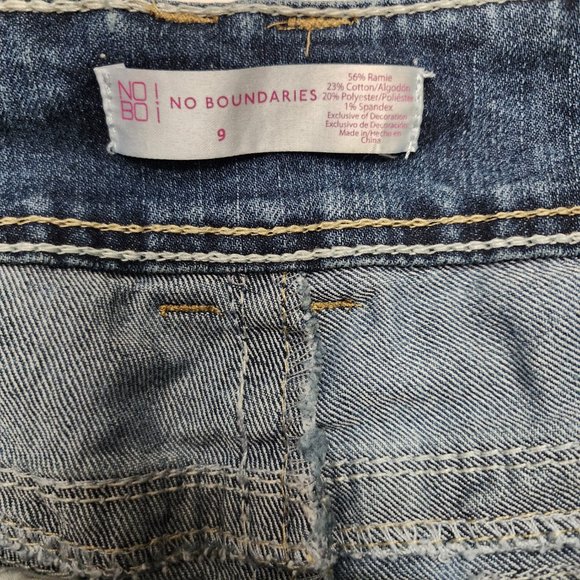 No Boundaries Cuffed Blue Jean Midi Bermuda Shorts Size 9 Low Rise - Picture 3 of 6